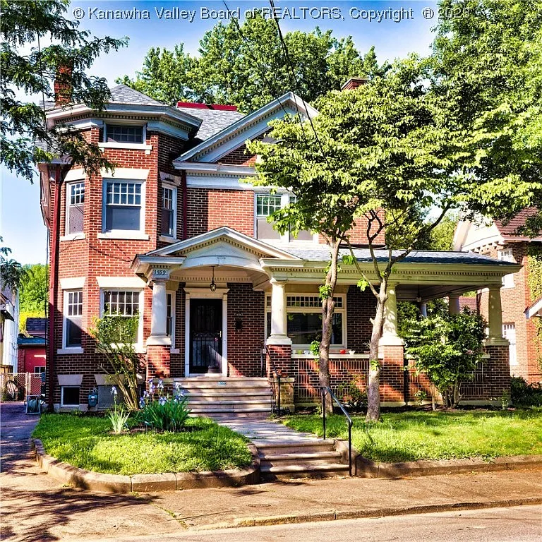 1559 Quarrier St photo 1