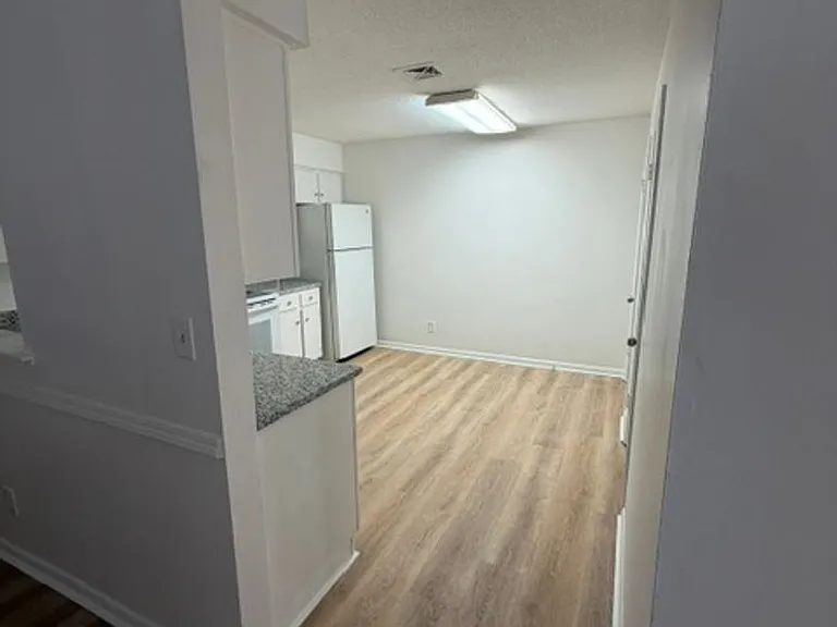 2101 Ottawa St — Photo 120