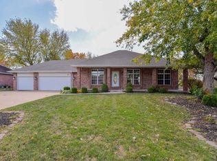 726 E Meramec Ln, Nixa, MO 65714