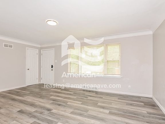 1249155_003_living_room_12809099.jpg