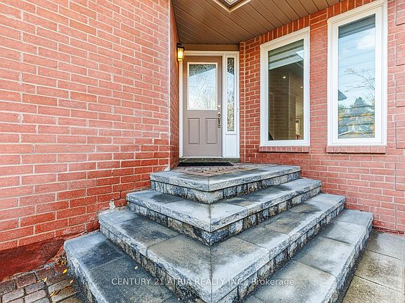3rd image of 39 Chiswick Cres