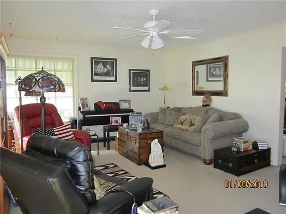 4th image of 764 Hillside Ave