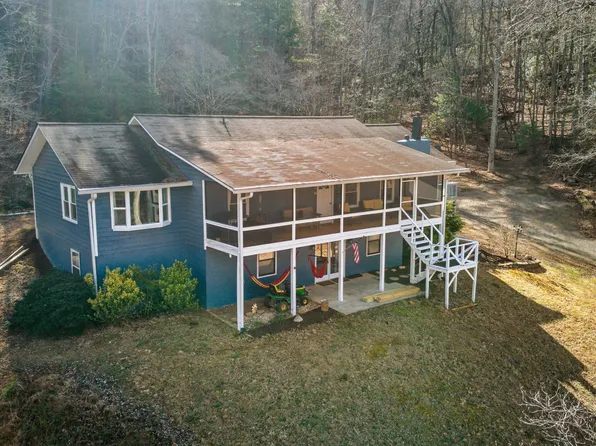308 Twin Cedars Dr, Murphy, NC 28906