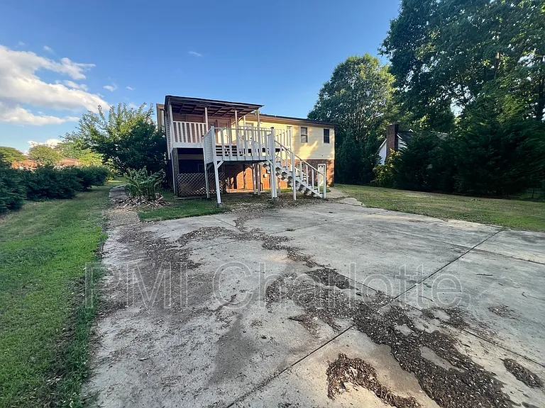 1784 Ashley St — Photo 25