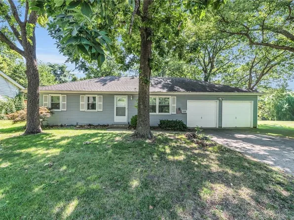 6509 NW Blair Rd, Parkville, MO 64152