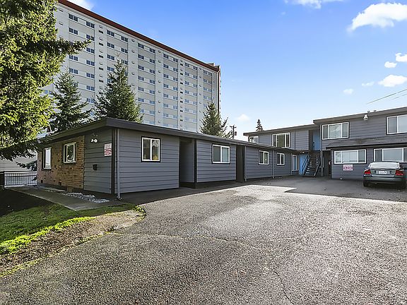 3rd image of 3202 Pacific Ave #2