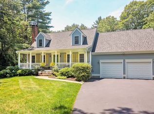 7 Autumn Ln, Rockland, MA 02370