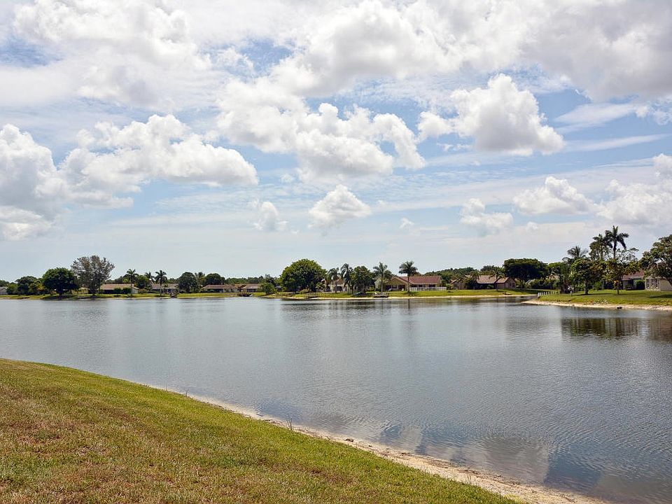 2nd image of 8576 Grassy Isle Trl