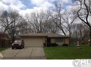 15051 Bainbridge St, Livonia, MI