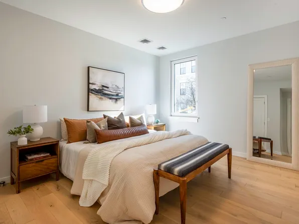 71 Bow St #U202, Somerville, MA 02143