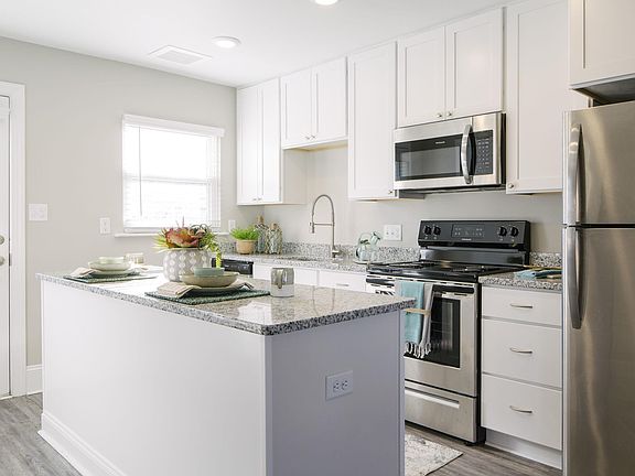 2nd image of 144 E 62nd St #1024