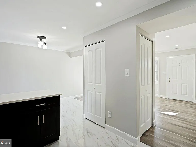 6003 Sweet Dale Ct — Photo 11