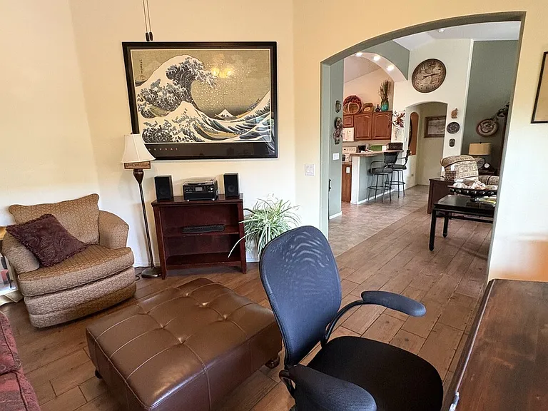 2051 E Desert Fox Dr — Photo 14