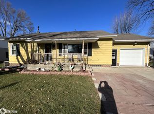 908 4th Ave SE, Hampton, IA 50441