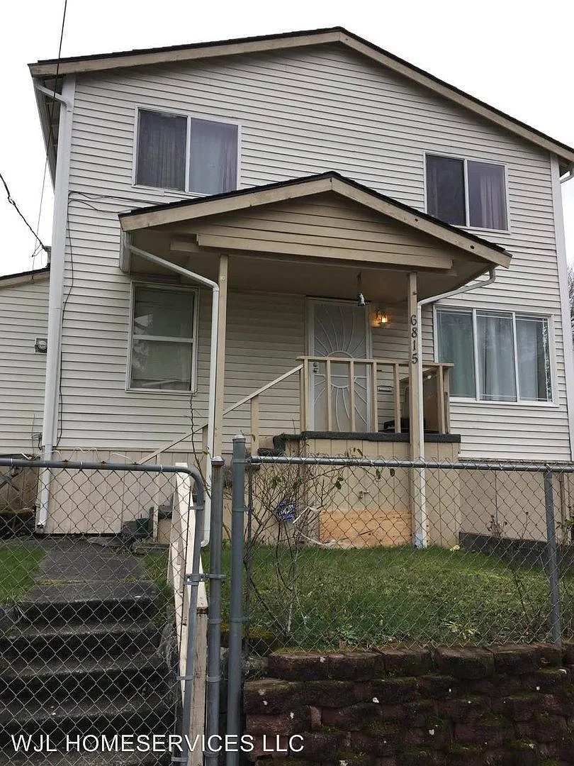 6815 46th Ave S photo 1