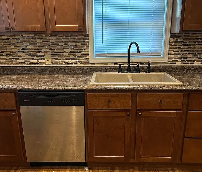 504 Belvidere St E #1 — Photo 13