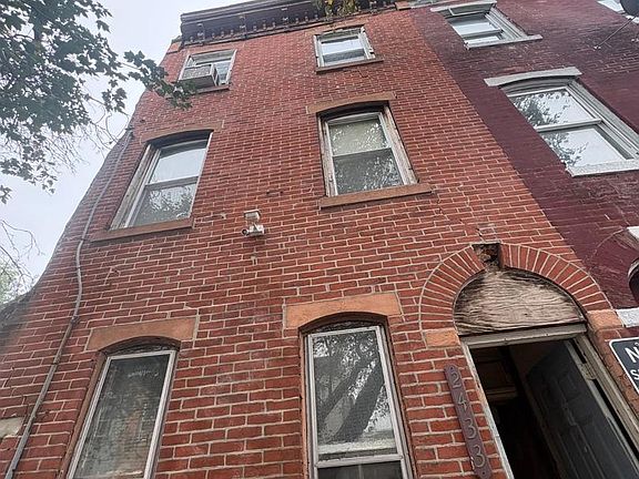 3rd image of 2433 N Lawrence St