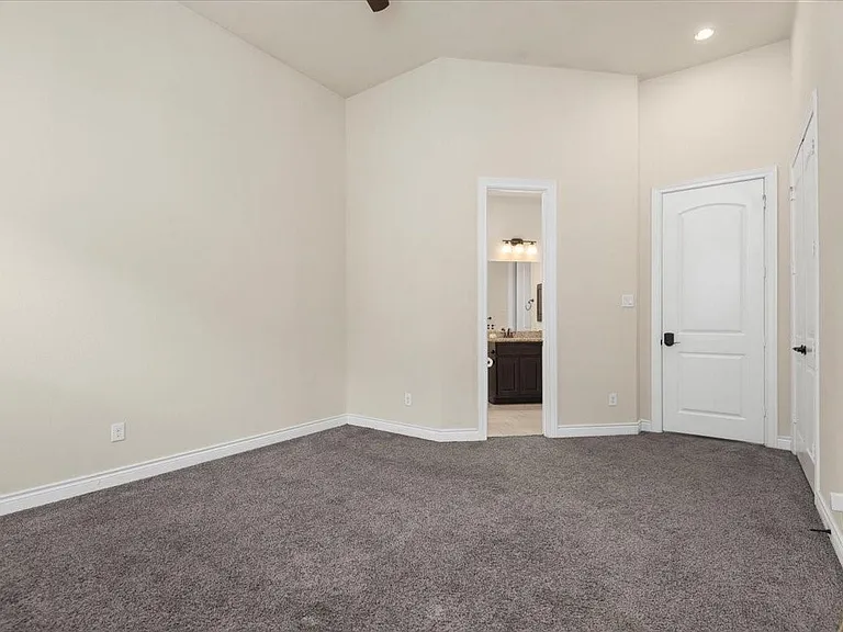 23034 Creek Park Dr — Photo 38
