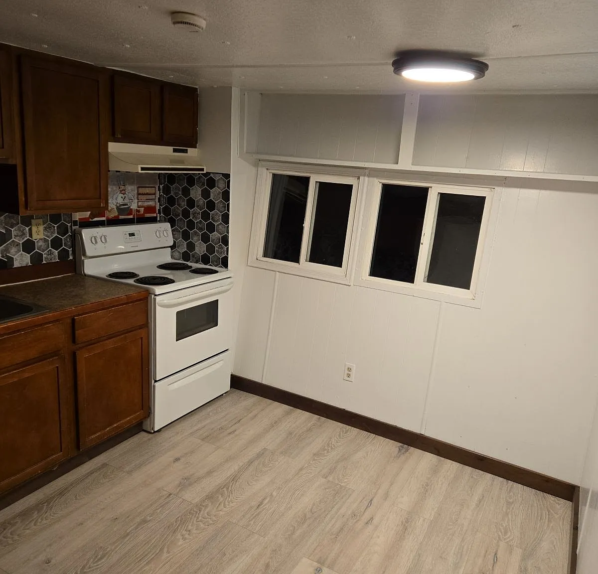 2 bed, 600 sqft, $1,195 — Photo 3