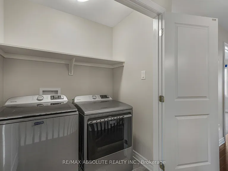 741 Namur St — Photo 21