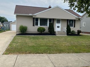 680 Dickerson Rd, Willowick, OH 44095