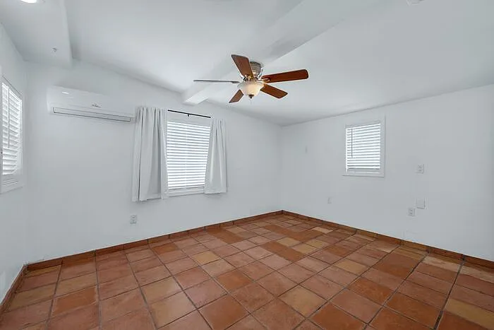 1209 E Meadowbrook Ave — Photo 20