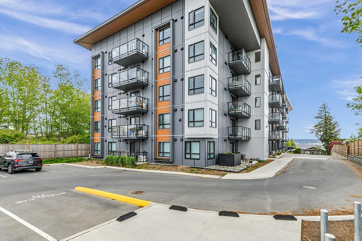 Southpoint Apartments — Photo 4