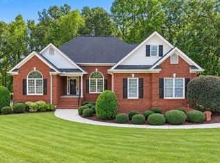 1050 Dials Plantation Dr, Statham, GA 30666
