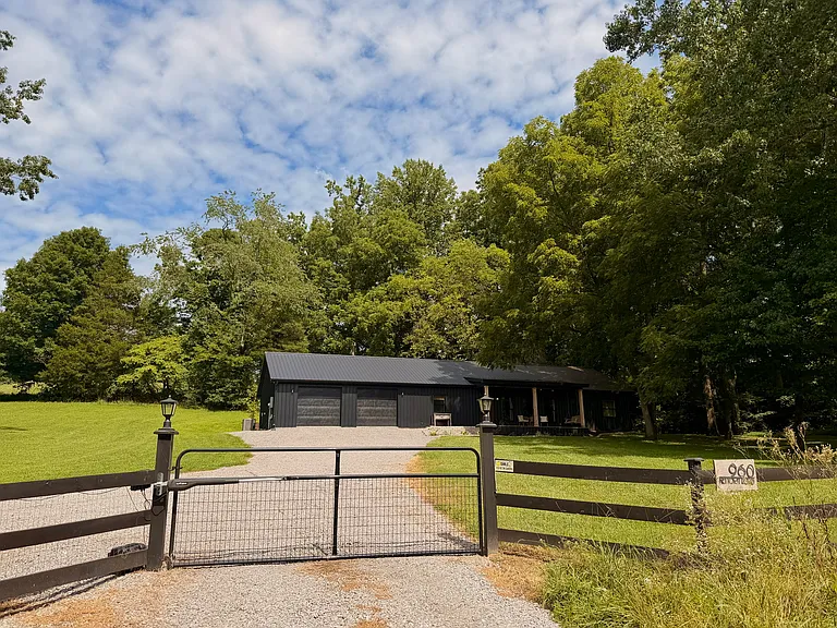 960 Keytown Rd — Photo 1