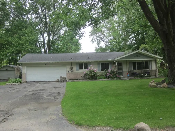 25821 Bernadine Rd, New Boston, MI 48164