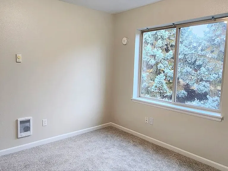 7005 NE 61st St — Photo 11