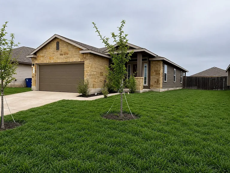2277 Olive Hill Dr — Photo 2