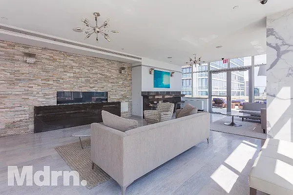Rented by Mdrn Residential | media 18