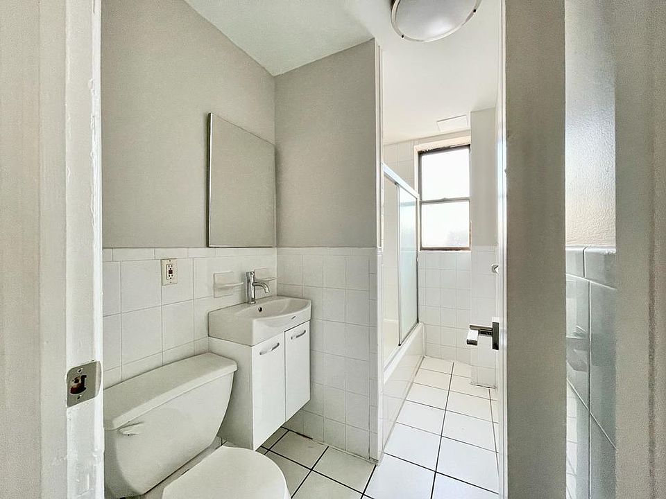 2nd image of 304 50th St #5EA