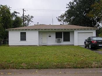1st image of 205 16th St N