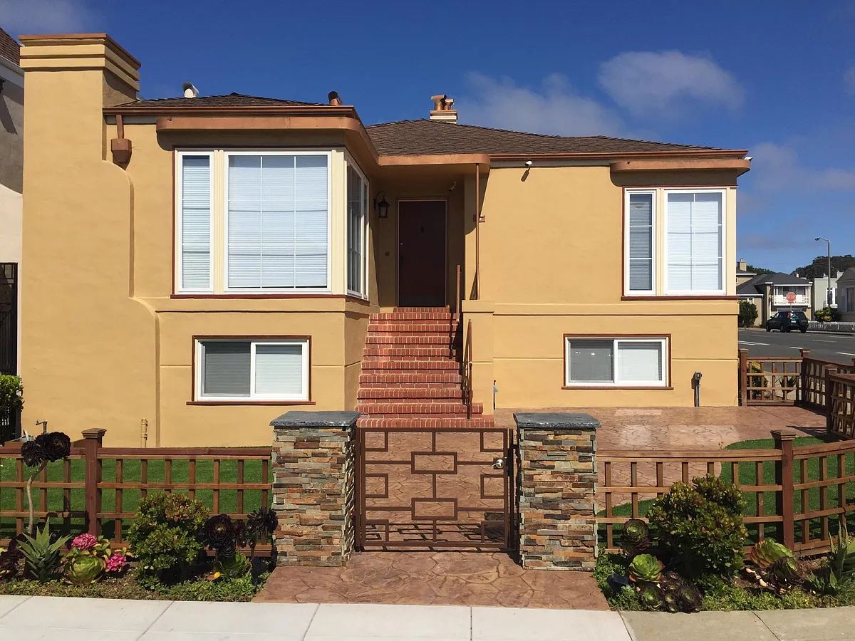 Building Photo - 96 Meadowbrook Dr