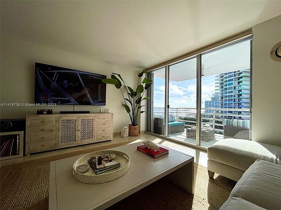 5th image of 1541 Brickell Ave #C807