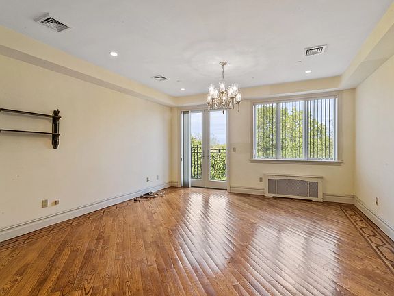 5th image of 1674 E 22nd St APT 5A