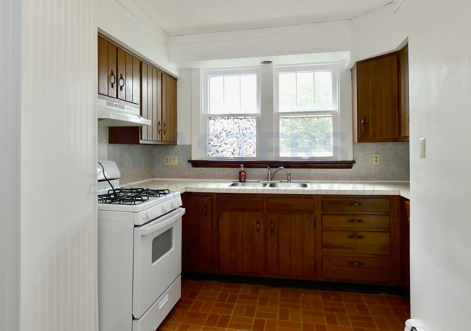 1506 South Avenue — Photo 3