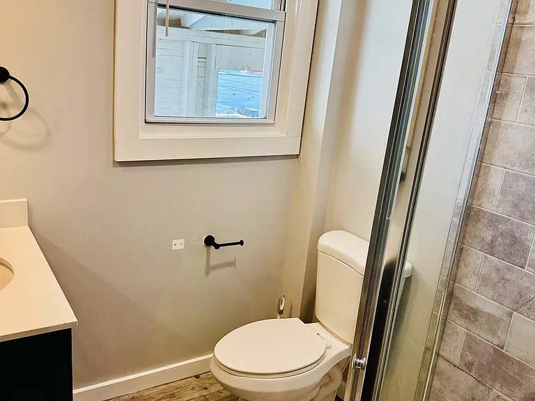 7 W Main St #7 — Photo 8