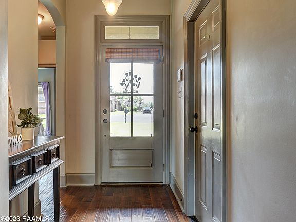 4th image of 211 Blackwater River Dr