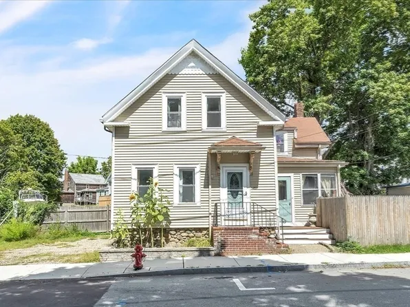 481 Center St, Middleboro, MA 02346