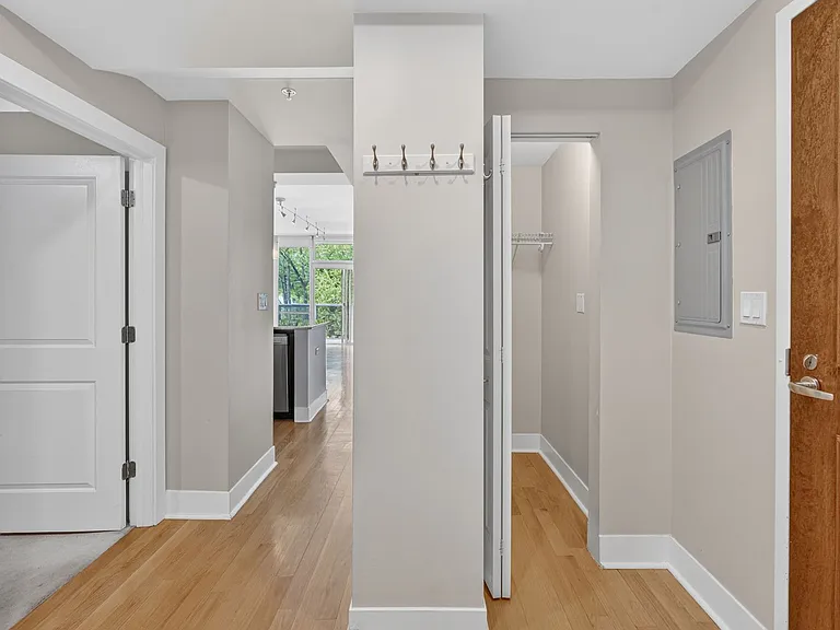 525 Kedzie St — Photo 31