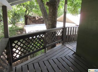 703 S Laurel Ave, Luling, TX 78648