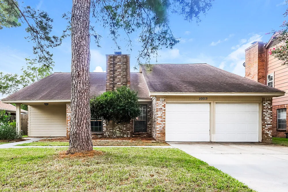 3 bed, 2.5 bath, 2252 sqft, $1,915 — Photo 1