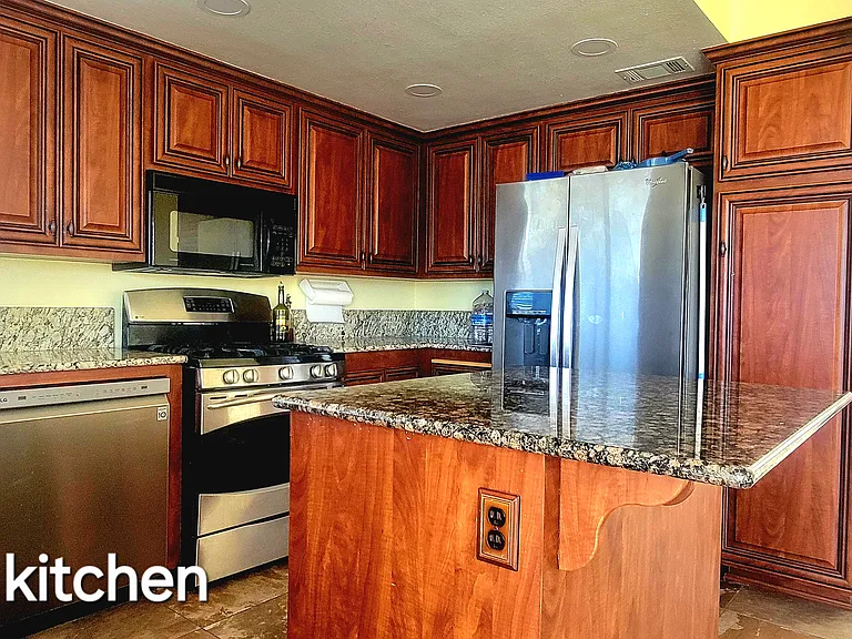 2032 Rapallo Way — Photo 28