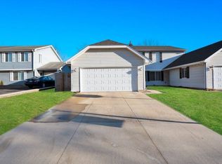 1121 Brunswick Ln, Aurora, IL 60504