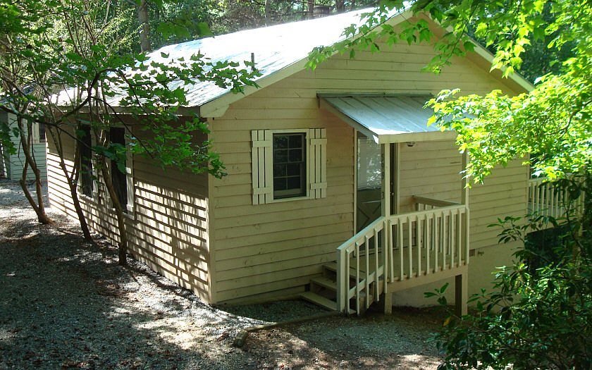 1st image of 599 Pocaset Dr Ste 3