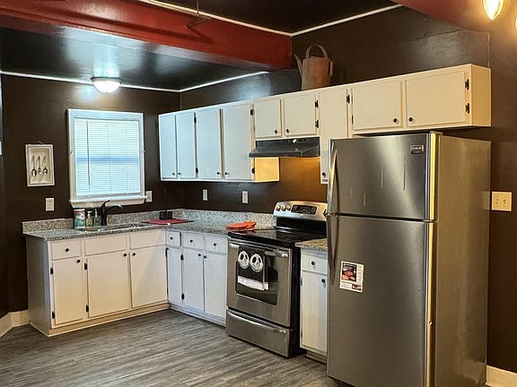 3rd image of 413 Heathcliff St APT B