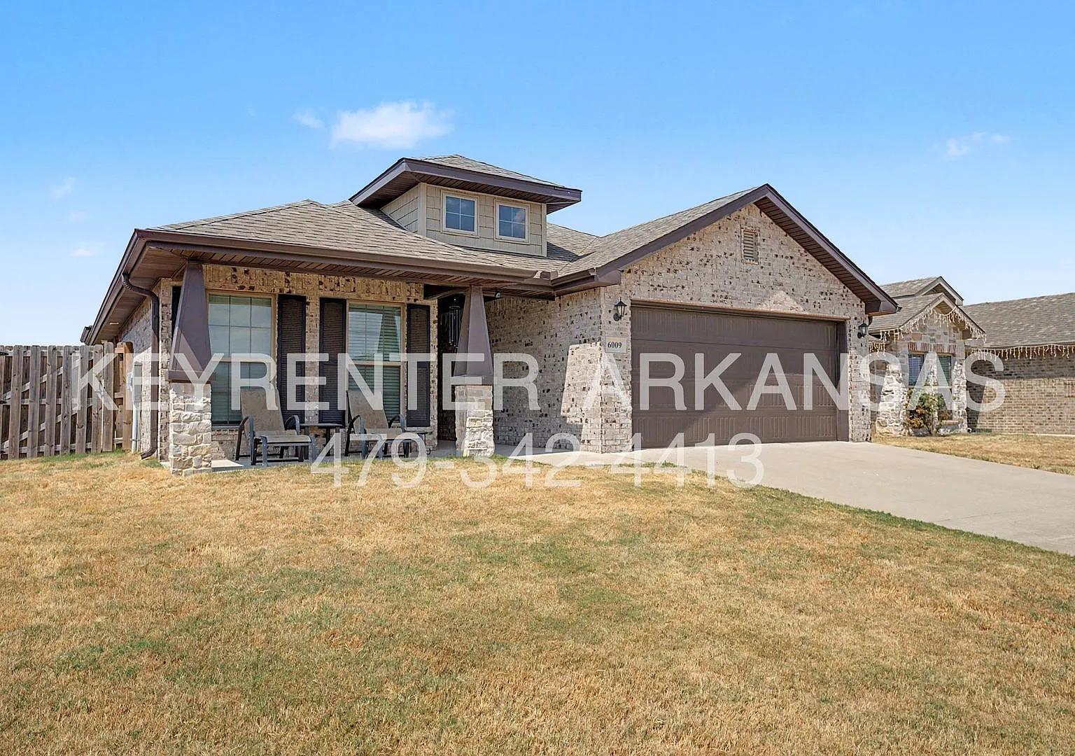 Modern 2BR/2BA Home with Luxury Master Suite & HighCeiling Living Space — Photo 2